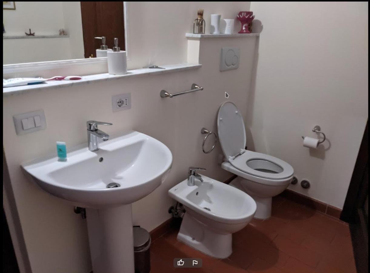 Отель A Casa Di Antonio Лукка Экстерьер фото